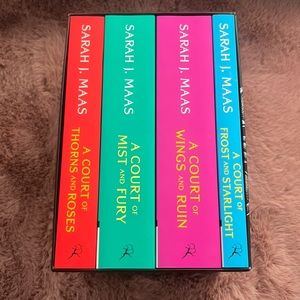 SET✨ACOTAR SERIE by SARAH J MAAS ✨
